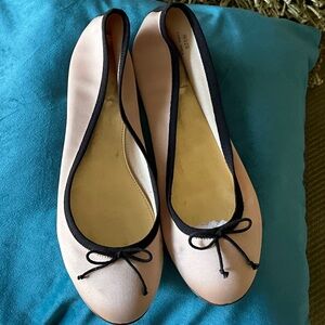 Elegant Pink Ballet Flats with Black Trim